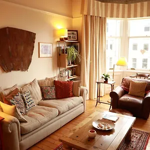  Apartment Woodburn Terrace, Morningside,